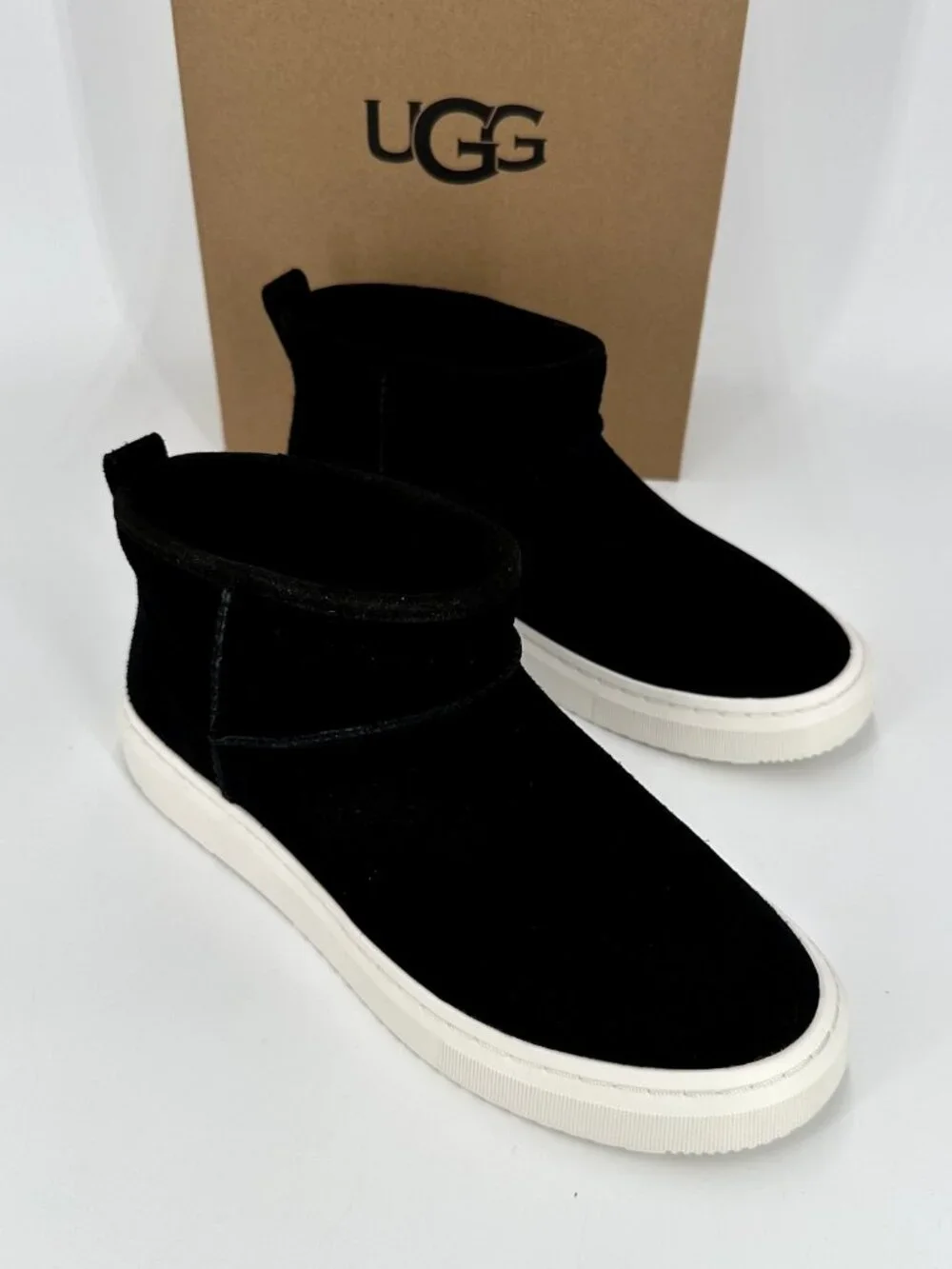 UGG Australia Women's Alameda Mini Boots Black sz 9 #1143786 NEW Bootie Sneakers